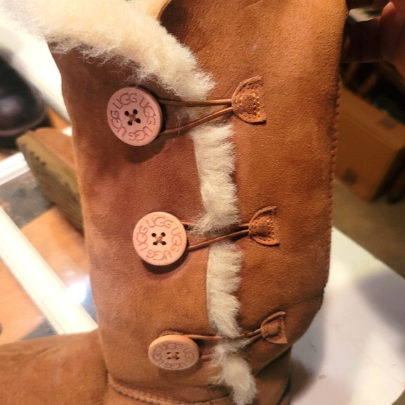 Ugg tall ladies boots! Size 8 - Picture 2 of 5